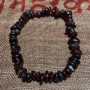 Garnet Chips Stretch Bracelet